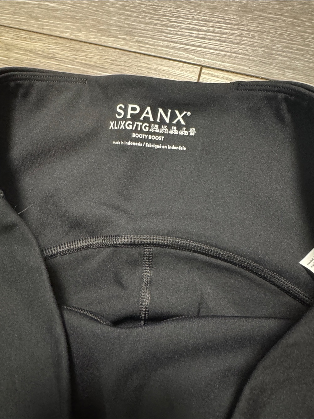 SPANX Black booty boost cropped Leggings - Picture 3 of 6